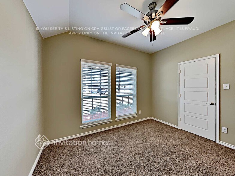 Building Photo - 3145 Overlook Dr