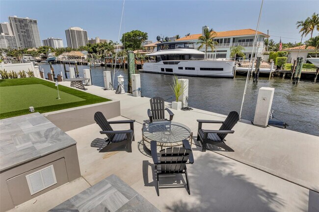 Building Photo - 3108 NE 42nd Ct