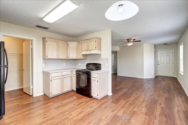 Building Photo - 7833 Wolverine Dr