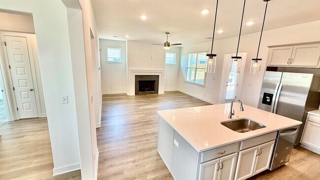Building Photo - 5695 Pleasant Pk Pl