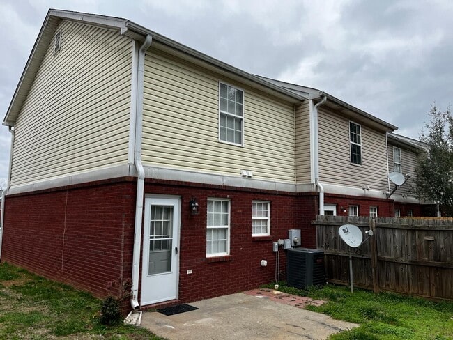 Building Photo - 6 Princeton Pl Dr