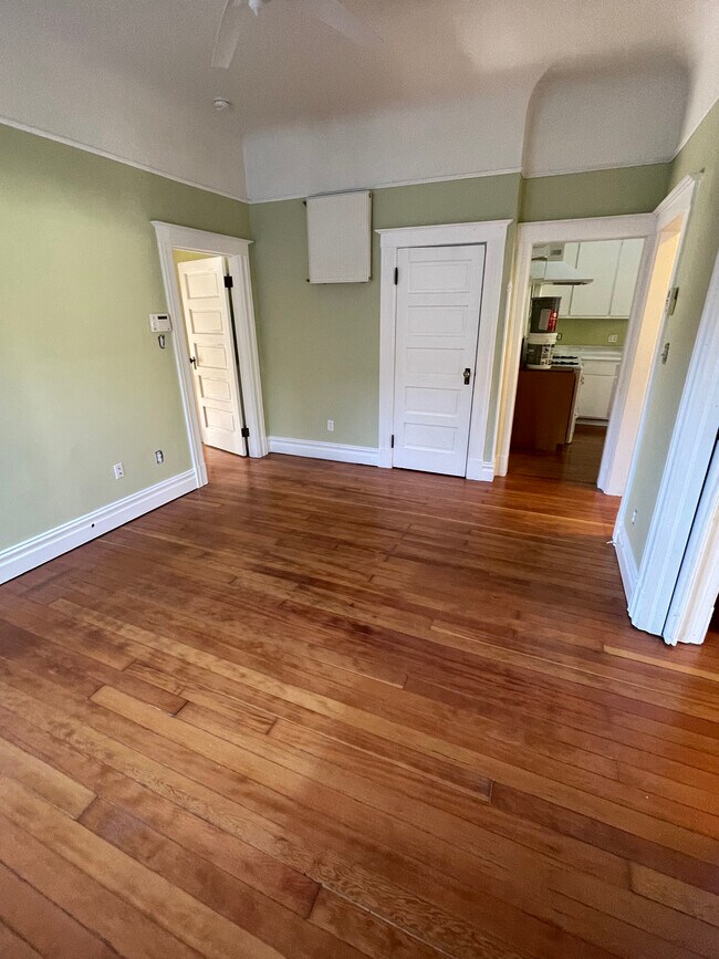 Building Photo - 326 U St