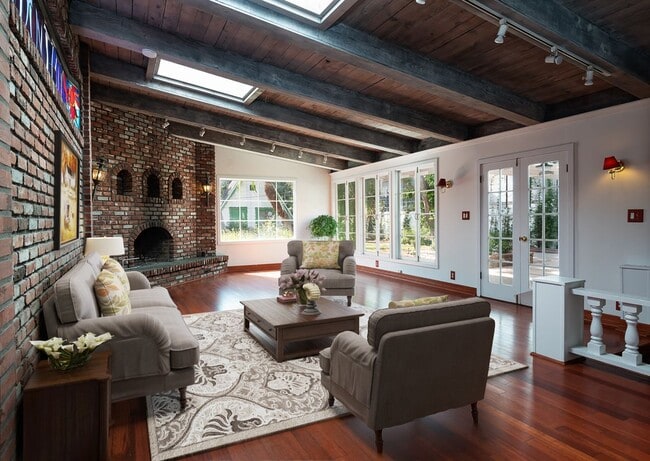 Building Photo - 14842 Morrison St