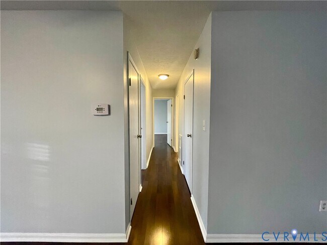 Building Photo - 9397 London Tower Ct