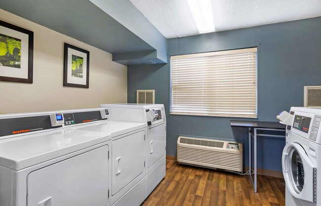 Building Photo - Furnished Studio-Kansas City - Airport - T...