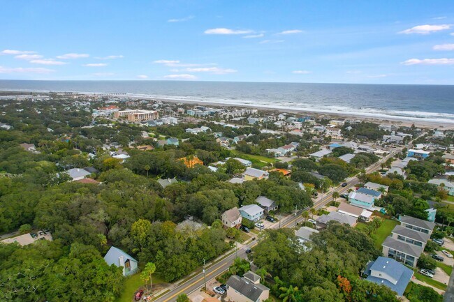 Building Photo - 308 A St