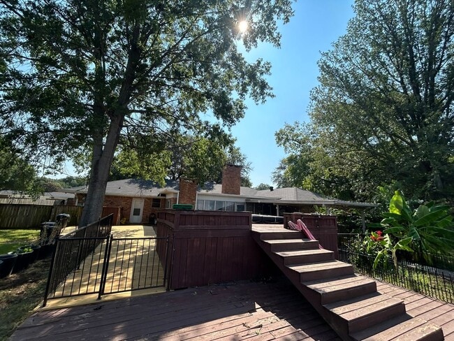 Building Photo - SPACIOUS HOME IN OF NORTH BOSSIER