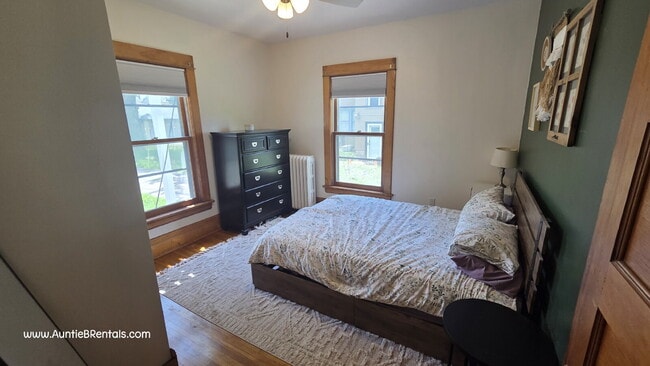 Building Photo - Spacious 4BR  in Saint Paul | 2 Full Baths - VIDEO TOUR