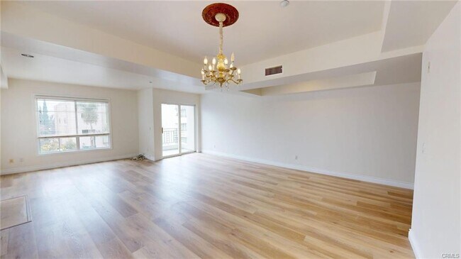 Building Photo - 1176 E Avenue I