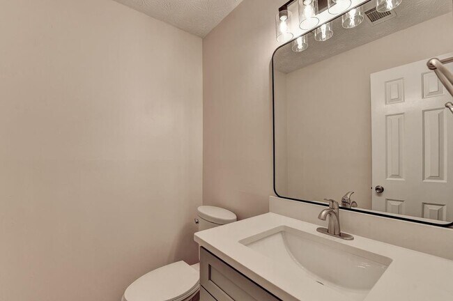 Building Photo - 200 Pine Bridge Trail