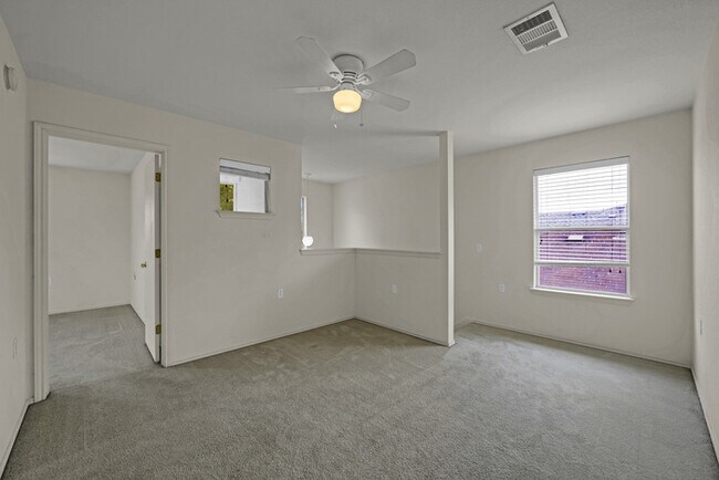 Building Photo - 5509 Bentsen Ln