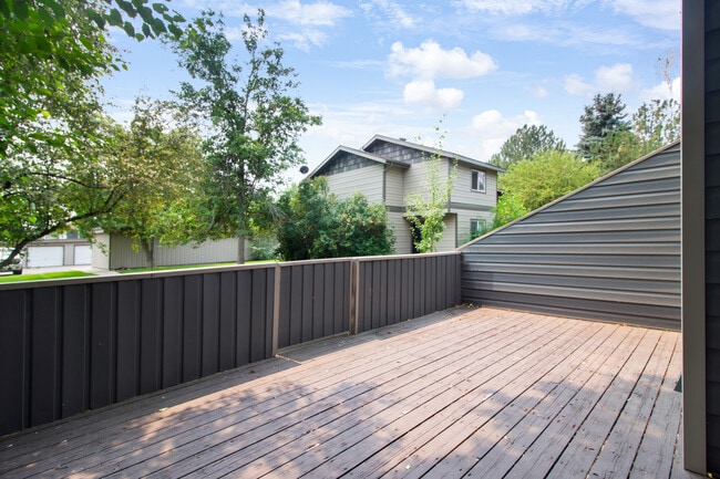 Building Photo - 850 Shenandoah Dr