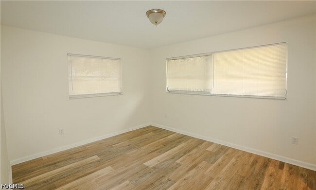 Building Photo - 5654 Eichen Cir
