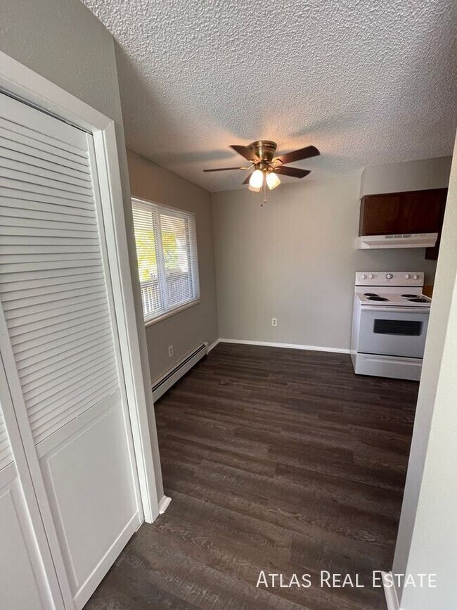 Building Photo - 415 St Vrain Pl