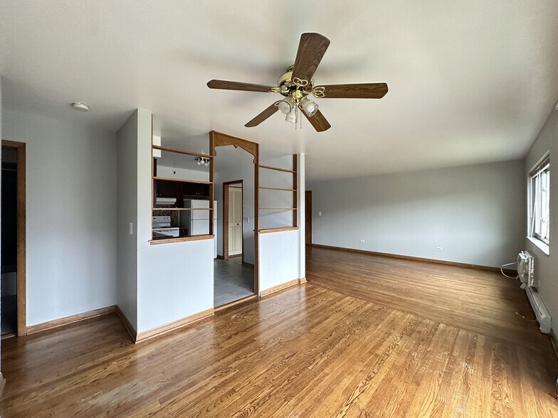 Building Photo - 1639 Oakwood Ave