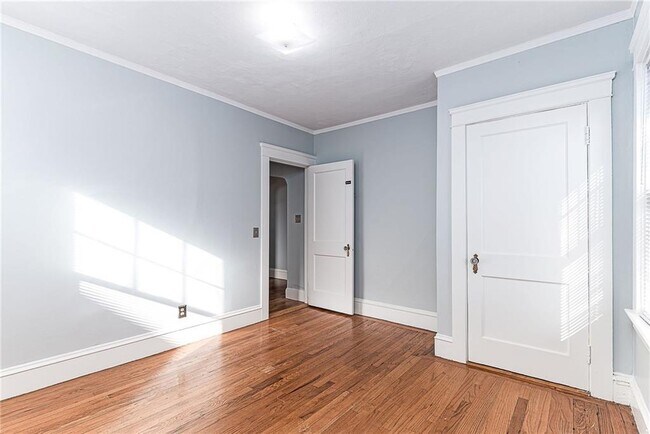 Building Photo - 30 Taft Ave