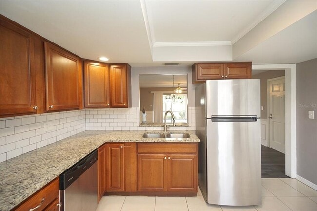 Building Photo - 10330 Carrollwood Ln