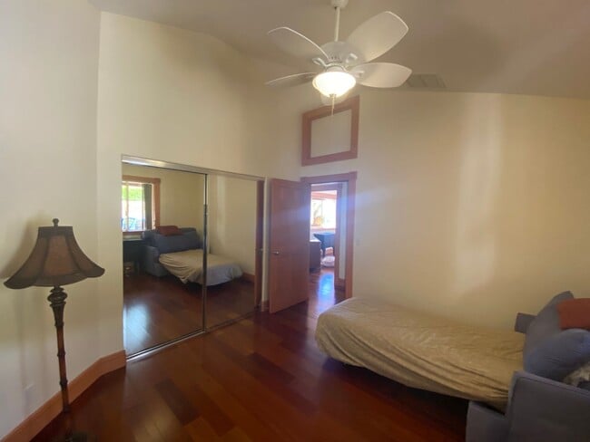 Building Photo - Stunning Launiupoko 2BR Rental – Ocean Vie...