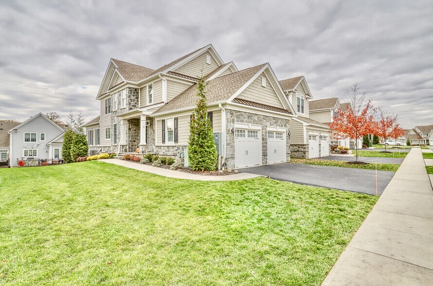 Building Photo - 22 Silent Nest Way