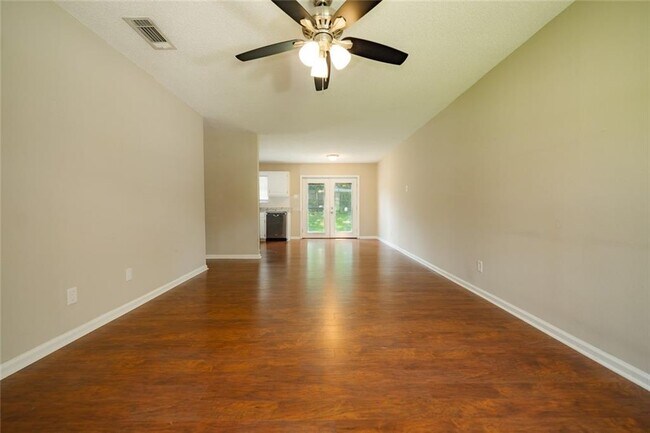 Building Photo - 1850 Panorama Blvd W
