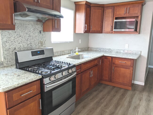 Building Photo - 440 48th St