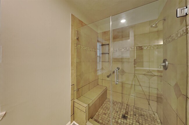 Building Photo - 64 Hickory Oak Dr