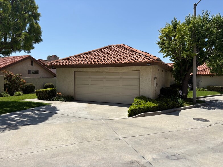 Building Photo - 7562 Coyote Creek Ct