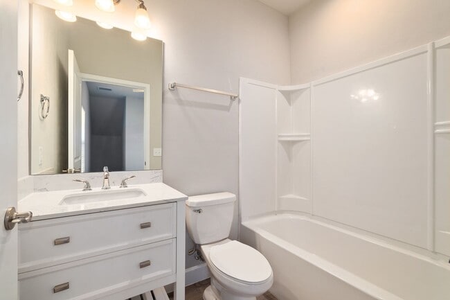 Building Photo - The Reef - 4 Bedroom, 4 Bathroom Townhouse