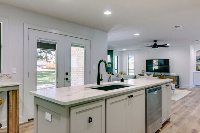 Building Photo - Palm Springs style ranch house