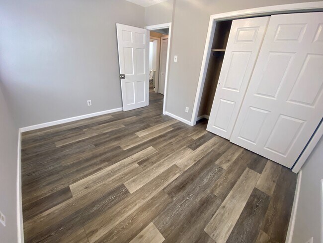 Building Photo - 1128 Maple Ave