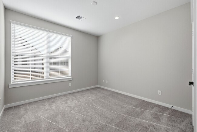 Building Photo - 413 Stonework Garden Ln