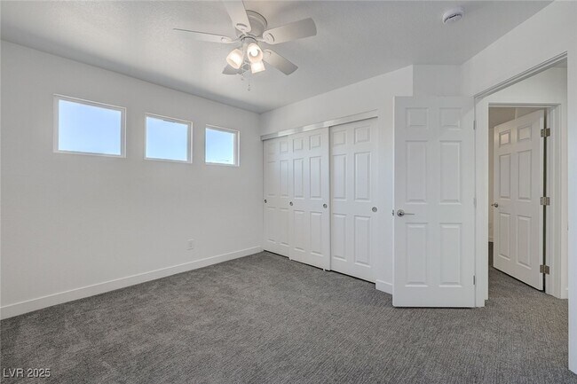 Building Photo - 1213 E Malibu Sands Ave