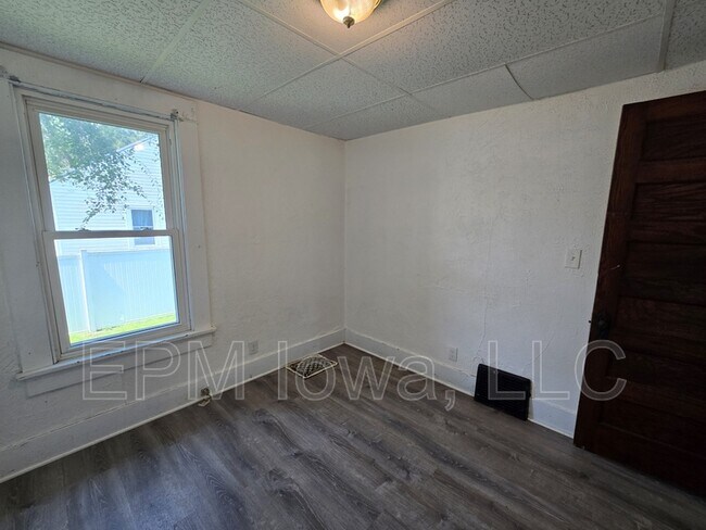 Building Photo - 406 Gable St