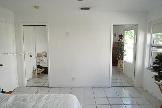 Building Photo - 1389 W 71st St