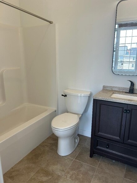 Building Photo - 6 Grove St