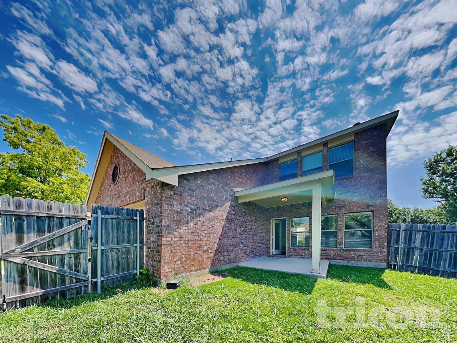 Building Photo - 1525 Trent Dr