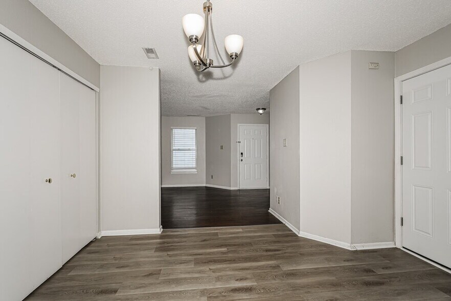 Building Photo - 3015 Redland Ln