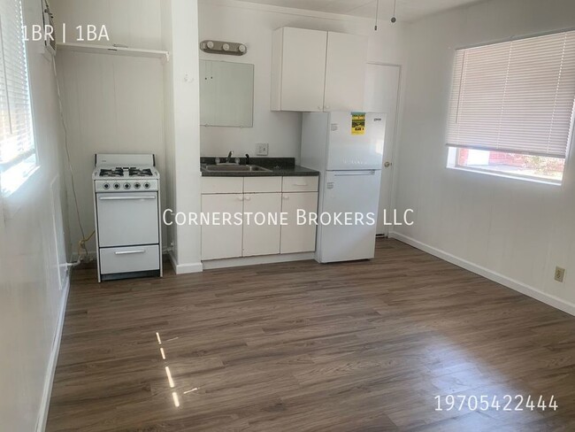 Primary Photo - 1 Bedroom 1 Bathroom Updated Apartment In ...