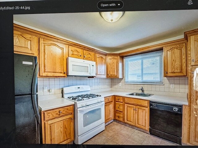 Building Photo - 18 Van Buren Ave