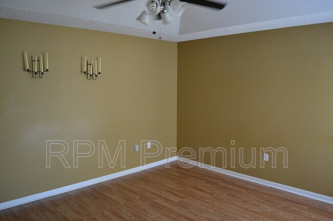 Building Photo - 2136 S Flannery Rd