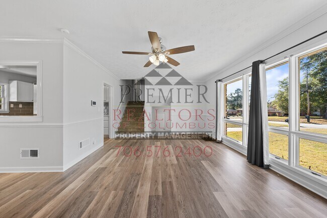 Building Photo - 386 Victoria Dr