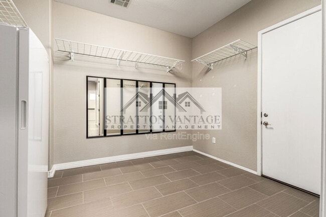 Building Photo - 21004 E Sunset Dr