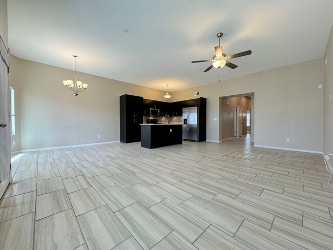Building Photo - East El Paso 3 bed Refrig A/C