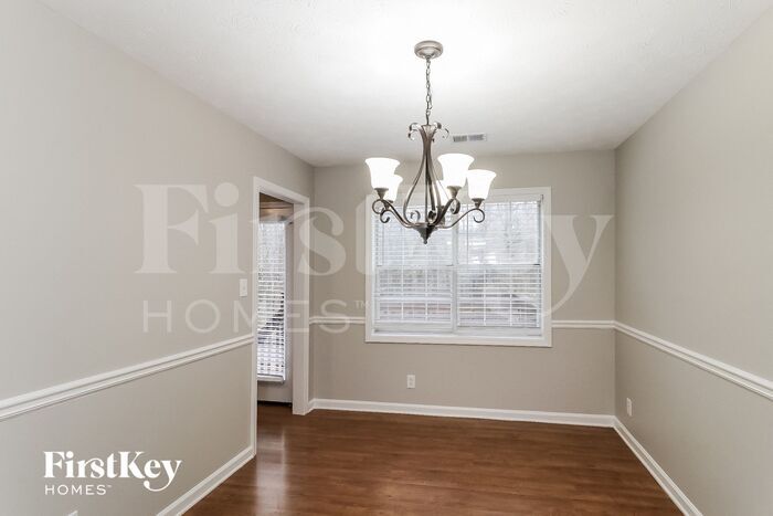 Building Photo - 2570 Paul Thomas Dr