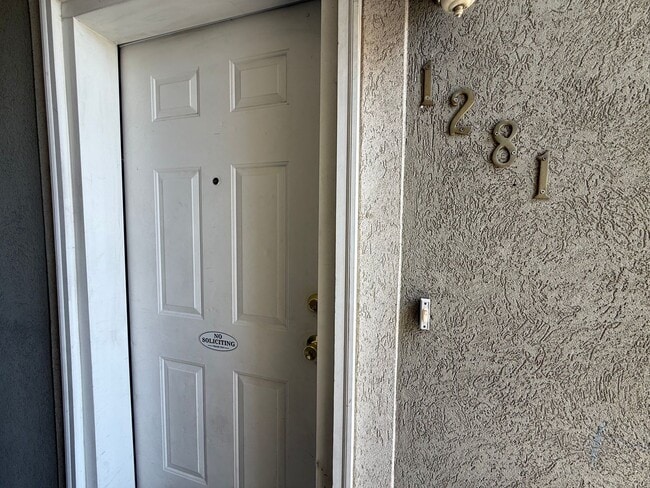 Building Photo - Spacious 3-Bedroom Condo in Orem!