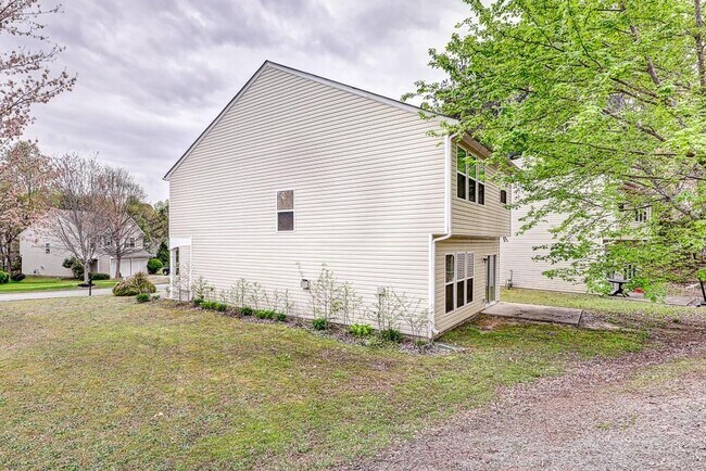 Building Photo - 1356 Upshur Pl NE