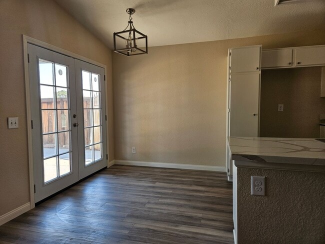 Building Photo - 4 Bedroom Adelanto Home