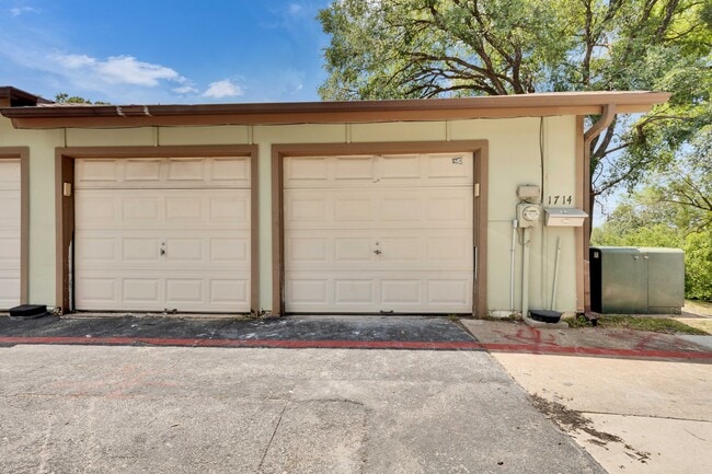 Building Photo - 1714 Timber Ridge Dr