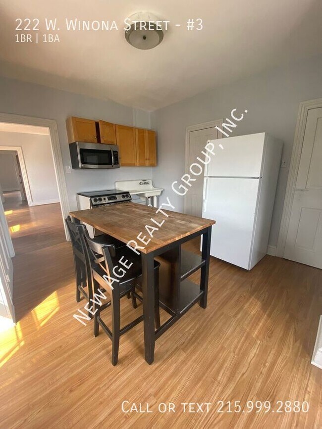 Building Photo - Welcome to 222 W Winona Street!