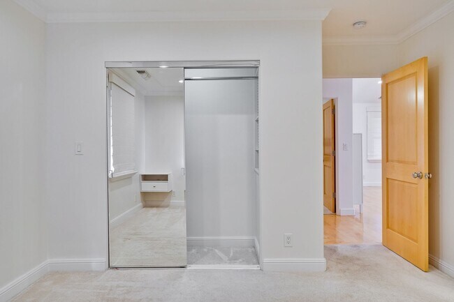 Building Photo - Quaint and Cozy One-Story Craftsman-style Home nestled in the sought-after Sunnyvale neighborhood...